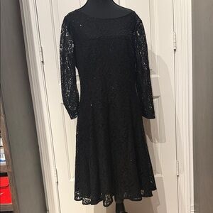 SLNY Elegant Black Lace Long Sleeve Dress (HU)